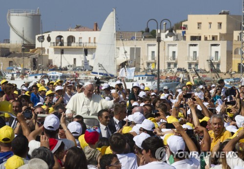 람페두사섬 방문한 프란치스코 교황