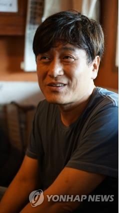허철 영화감독