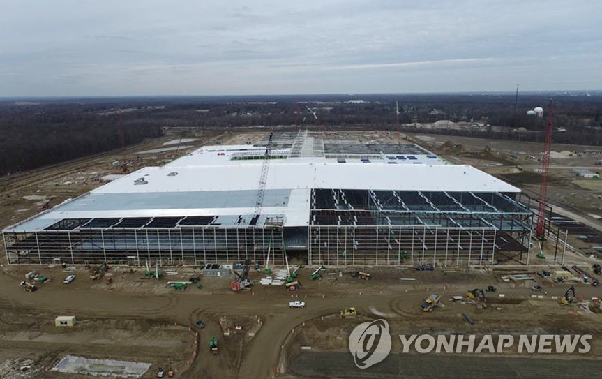 An electric vehicle battery factory of Ultium Cells, a joint venture between LG Energy Solution Ltd. and General Motors Corp., is under construction in Ohio in the United States, in this photo provided by LG Energy on March 12, 2021. (PHOTO NOT FOR SALE) (Yonhap)