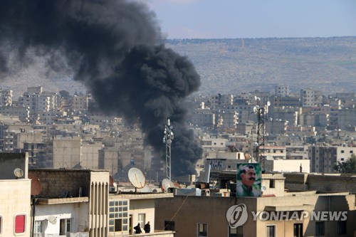 시리아 쿠르드 도시 아프린에서 솟는 연기