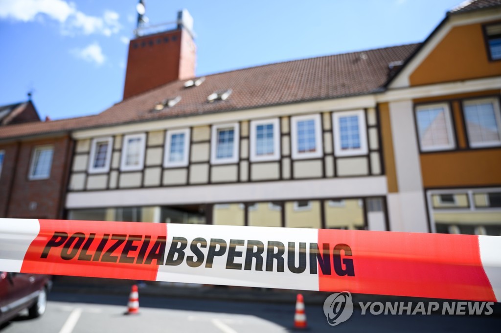 GERMANY-DEATHS-CROSSBOW-HOMICIDE-POLICE