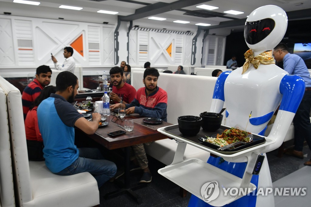 INDIA-TECHNOLOGY-LIFESTYLE-ROBOT
