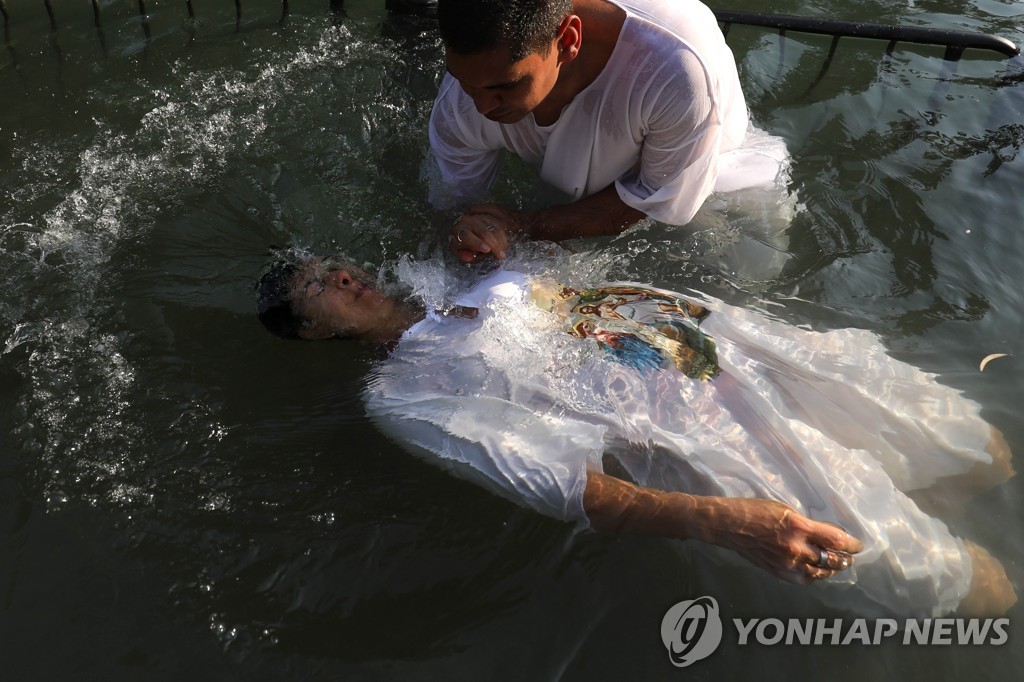 ISRAEL-BRAZIL-RELIGION-CHRISTIANITY-BAPTISM