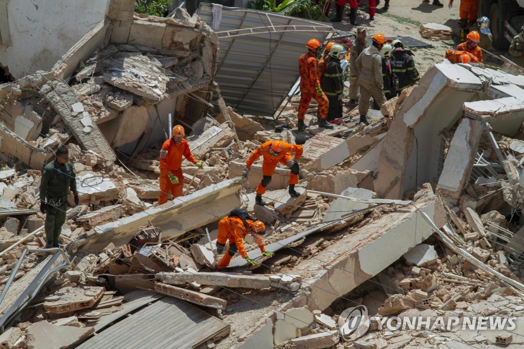 CORRECTION-BRAZIL-BUILDING-COLLAPSE