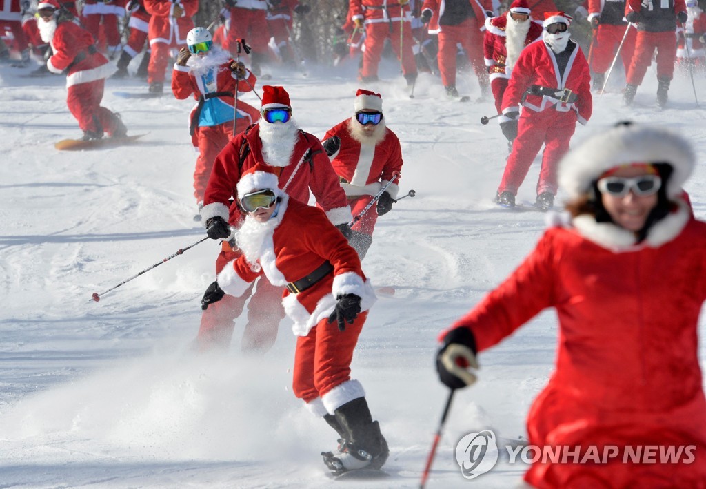 US-SANTA-FUNDRAISER