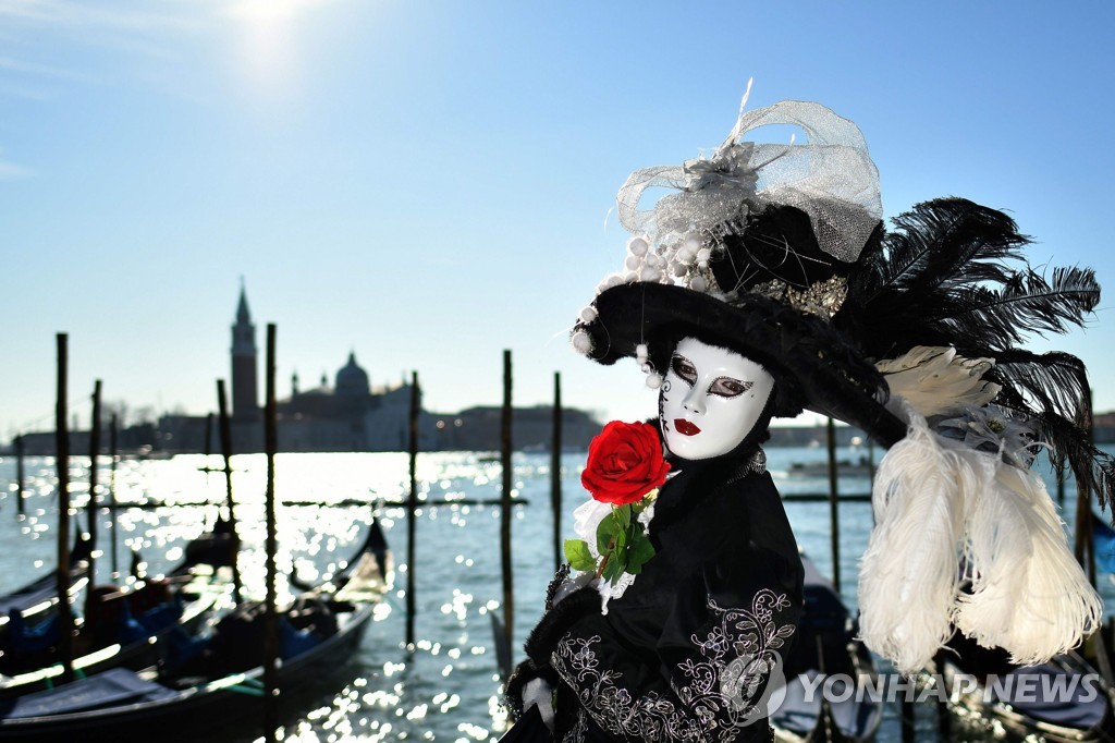 ITALY-VENICE-CARNIVAL