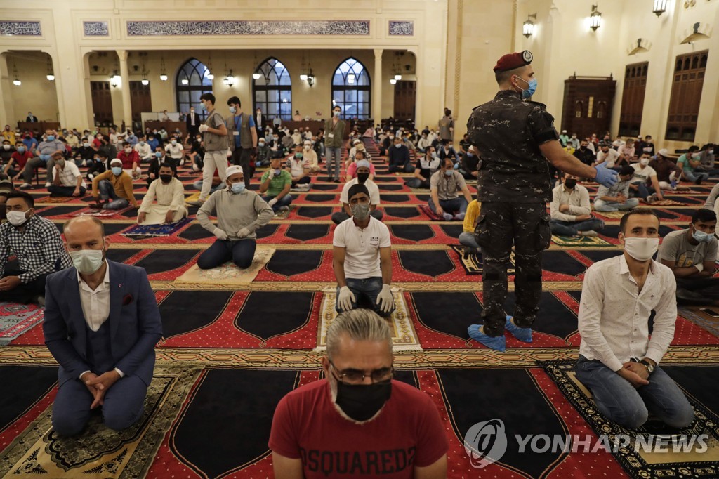 LEBANON-RELIGION-ISLAM-EID-HEALTH-VIRUS