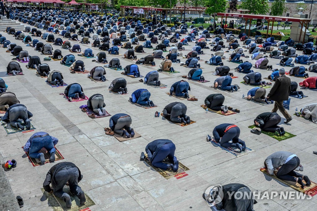 TURKEY-HEALTH-VIRUS-RELIGION