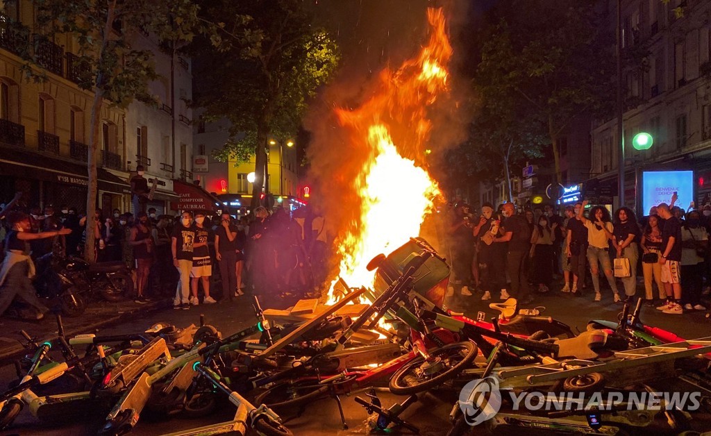 FRANCE-US-DEMO-POLICE-POLITICS-RACE