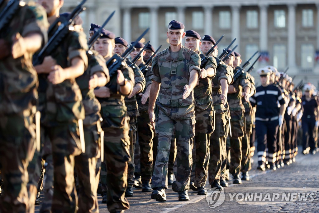 FRANCE-HEALTH-VIRUS-PARADE-BASTILLE-DAY