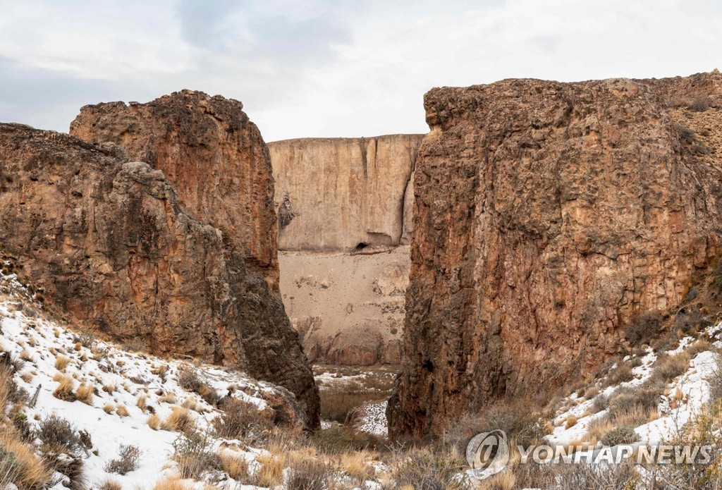 ARGENTINA-ARCHAEOLOGY-CAVE-ARTWORK-PROTECTED AREA
