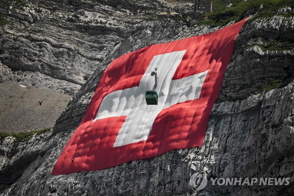 SWITZERLAND-MOUNTAINS-TOURISM-NATIONAL DAY