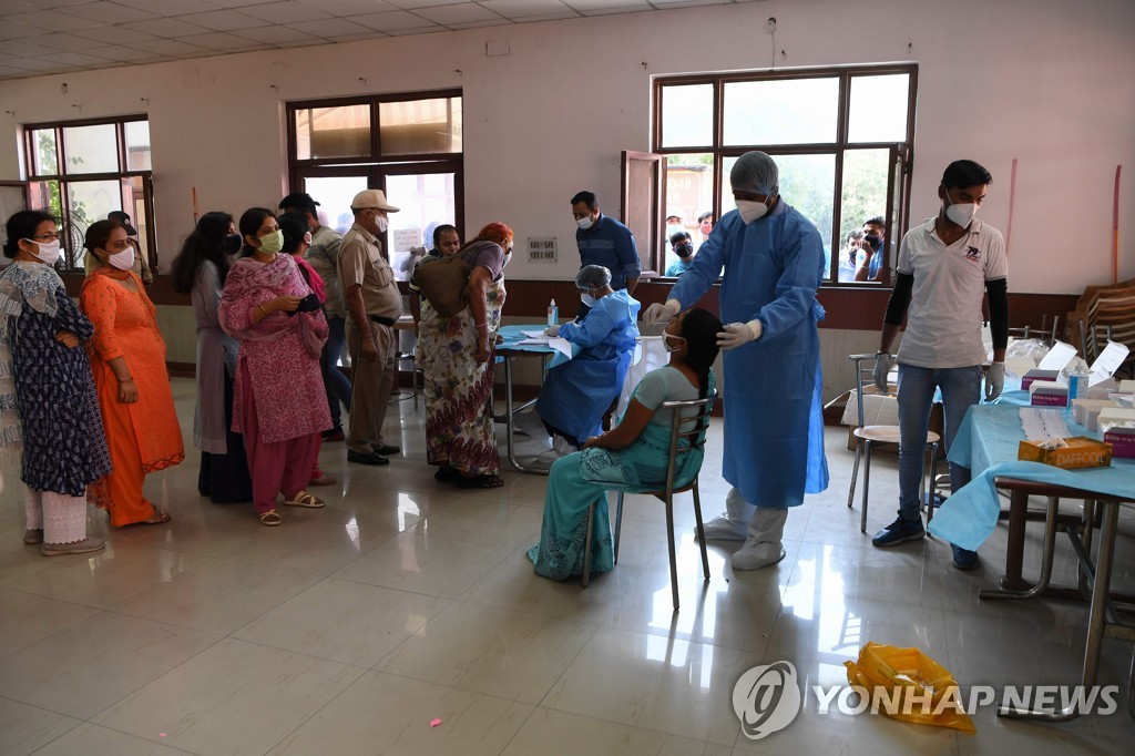 INDIA-HEALTH-VIRUS