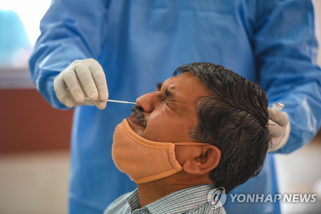 INDIA-HEALTH-VIRUS