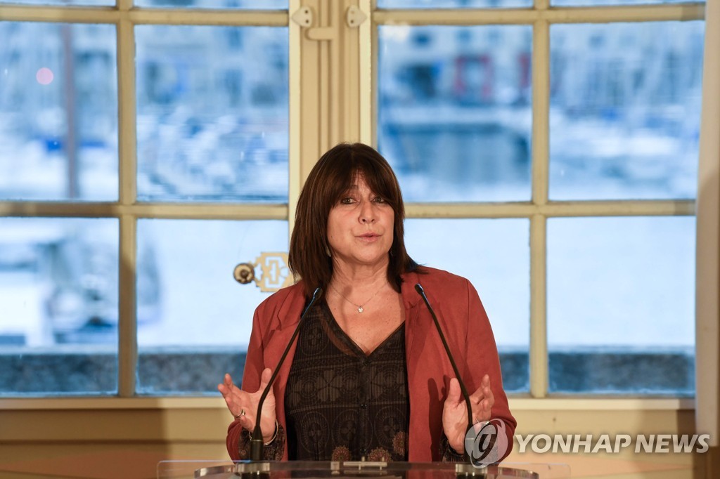 '사임' 기자회견하는 미셸 뤼비롤라 프랑스 마르세유 시장