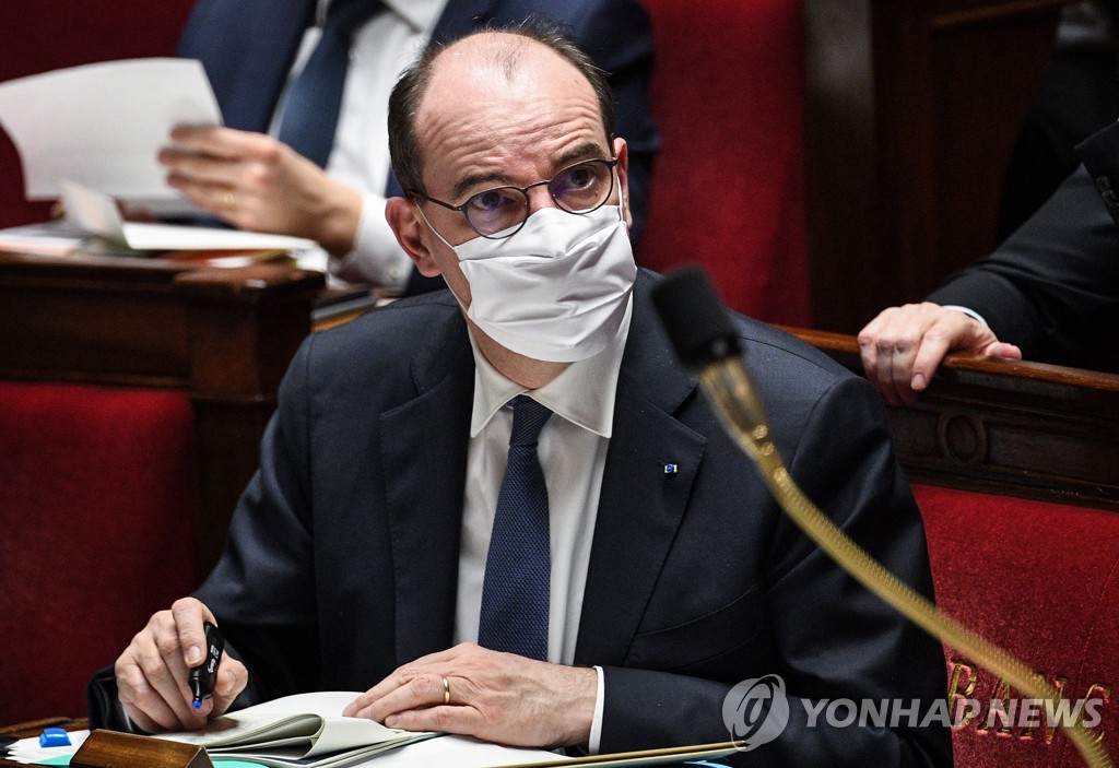 프랑스 하원에 출석한 장 카스텍스 총리