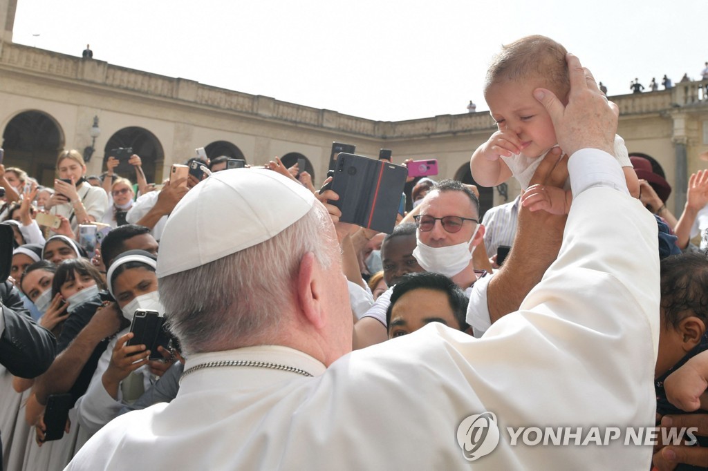 VATICAN-RELIGION-POPE-AUDIENCE