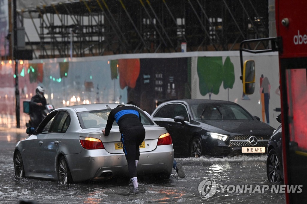 BRITAIN-WEATHER-FLOODING