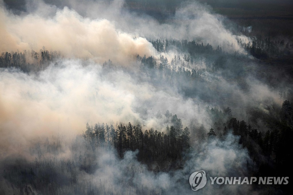 지난 27일 시베리아의 산불 현장 모습 [AFP=연합뉴스]