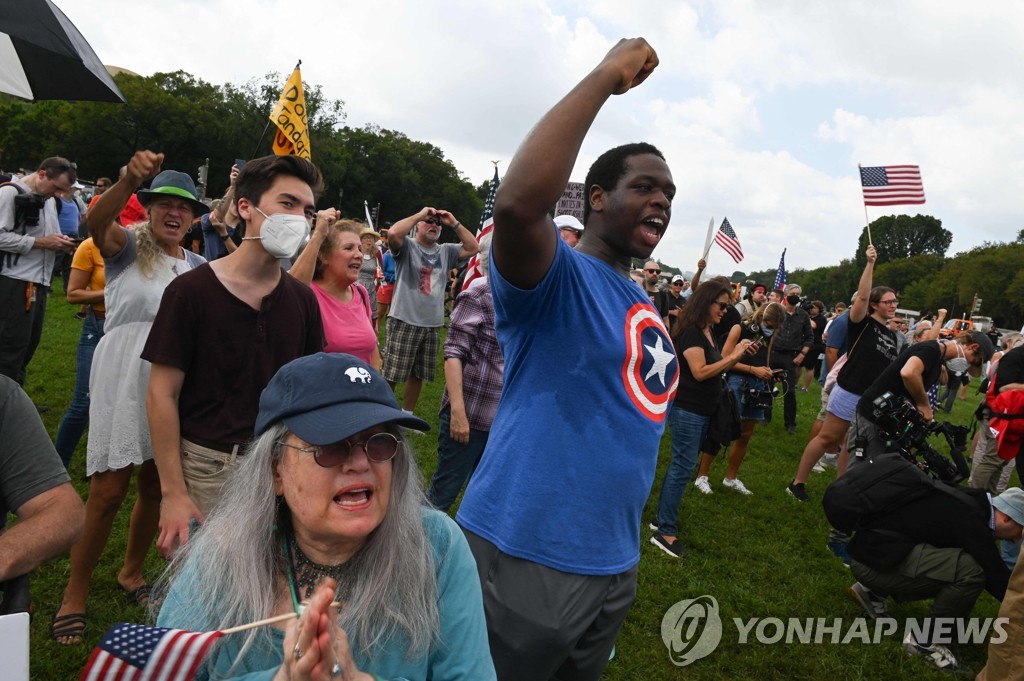 US-POLITICS-POLICE-PROTEST-DEMOCRACY