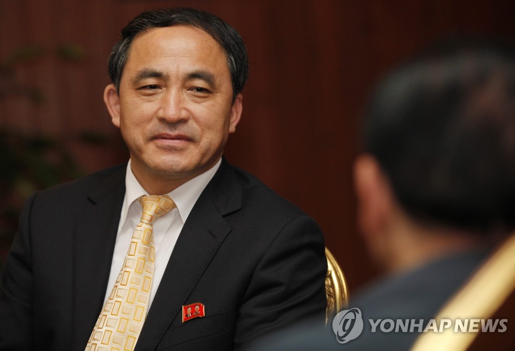 지난 2015년 캄보디아 방문한 리길성 부상