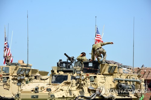 시리아·터키 국경 쿠르드 지역에 배치된 미군 장갑차량