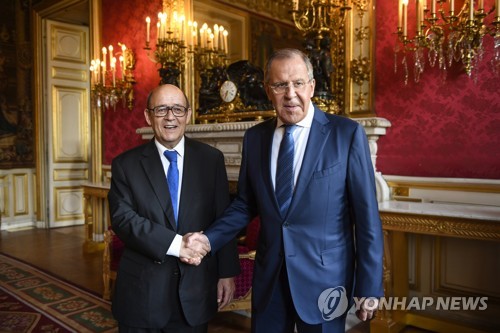 왼쪽부터 프랑스·러시아 외무 장관