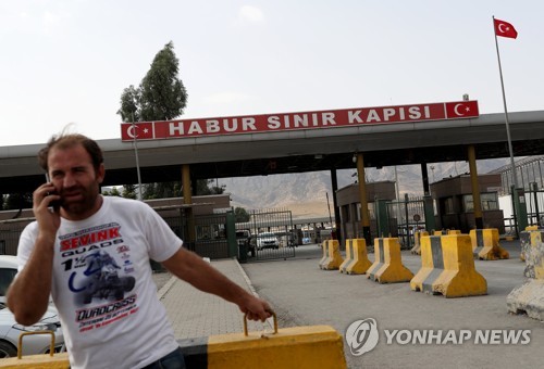 이라크 쿠르드의 수출통로인 터키 하부르 국경검문소