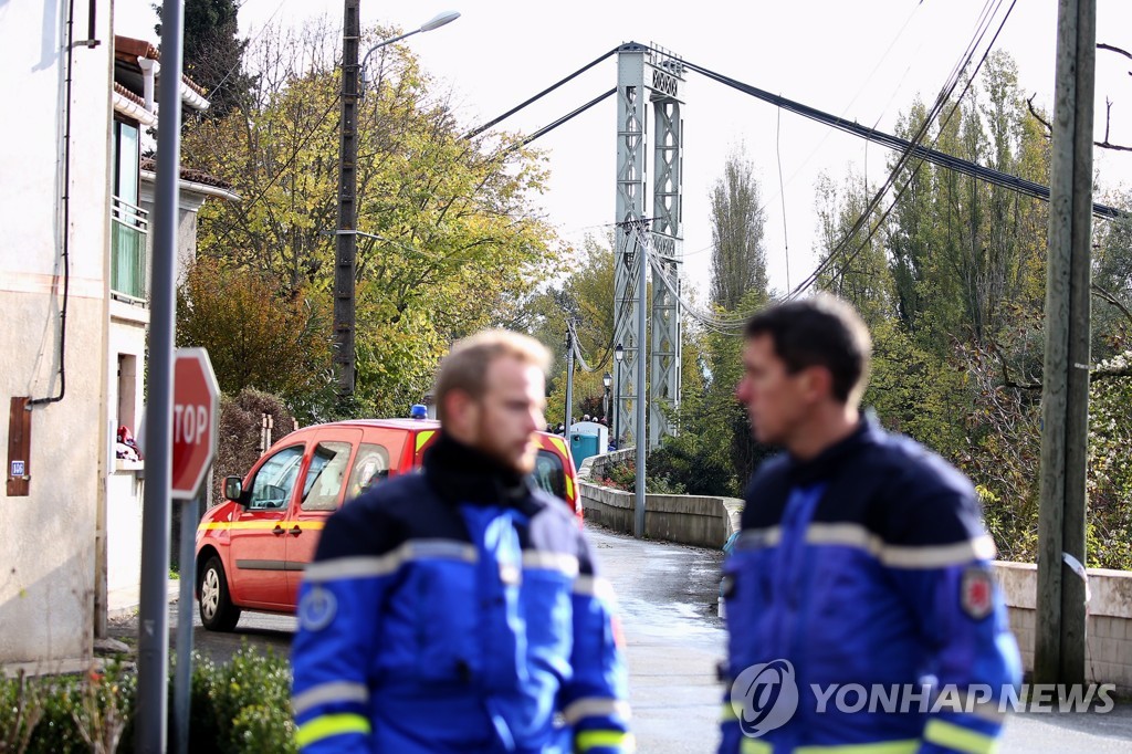 FRANCE BRIDGE COLLAPSE
