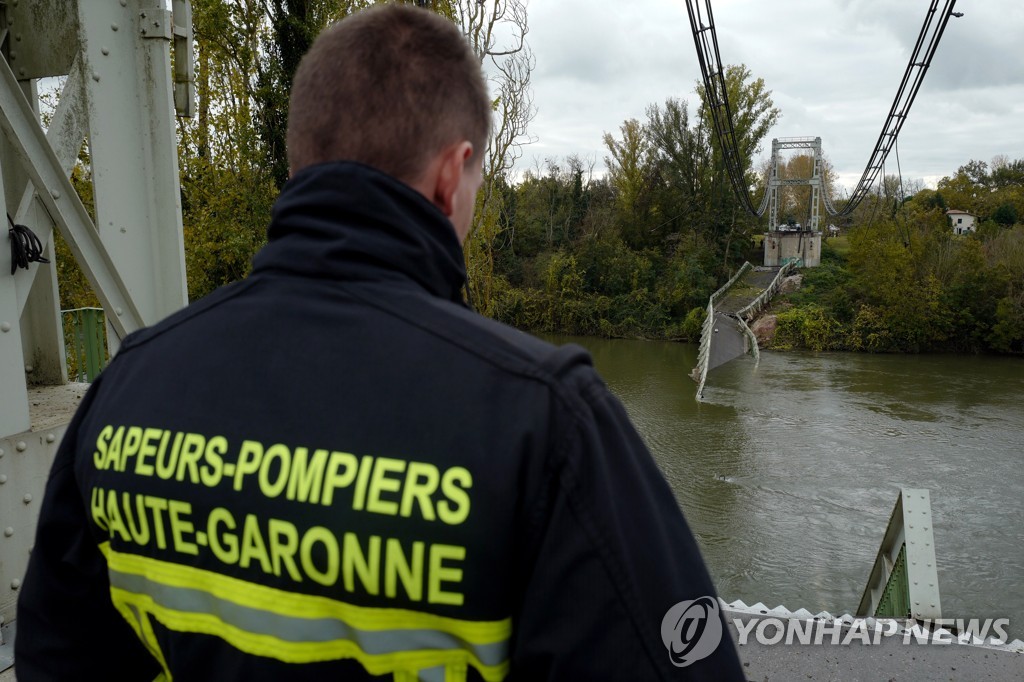 FRANCE BRIDGE COLLAPSE