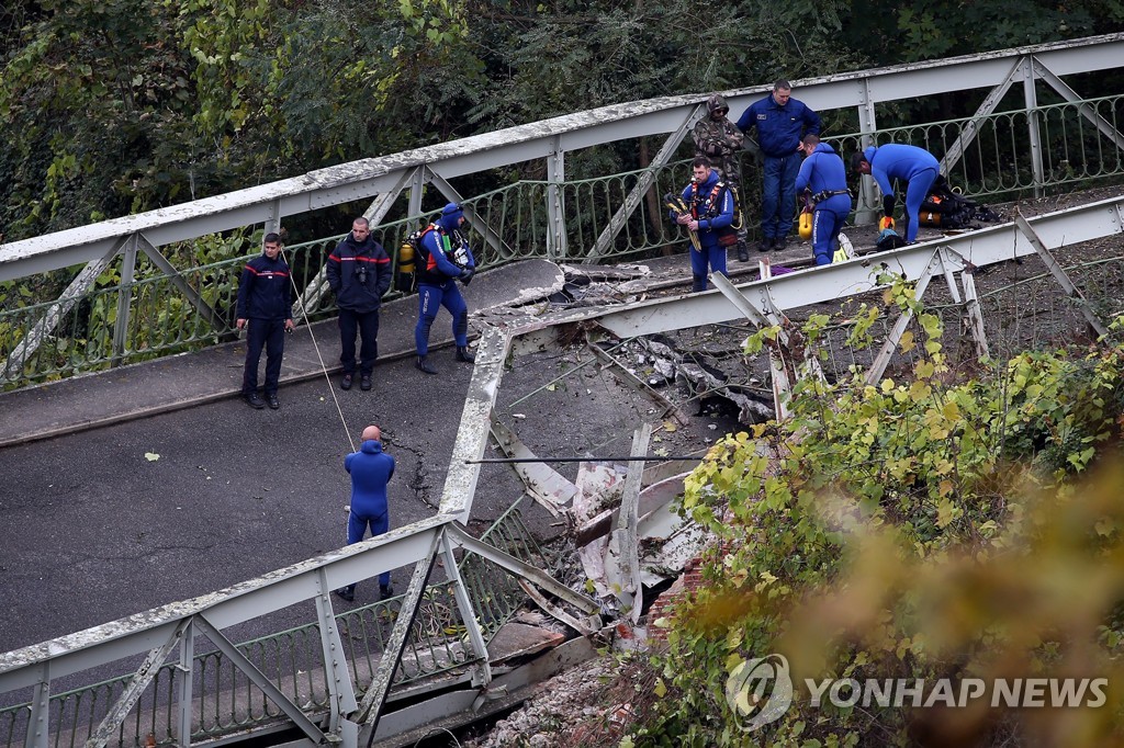 FRANCE BRIDGE COLLAPSE