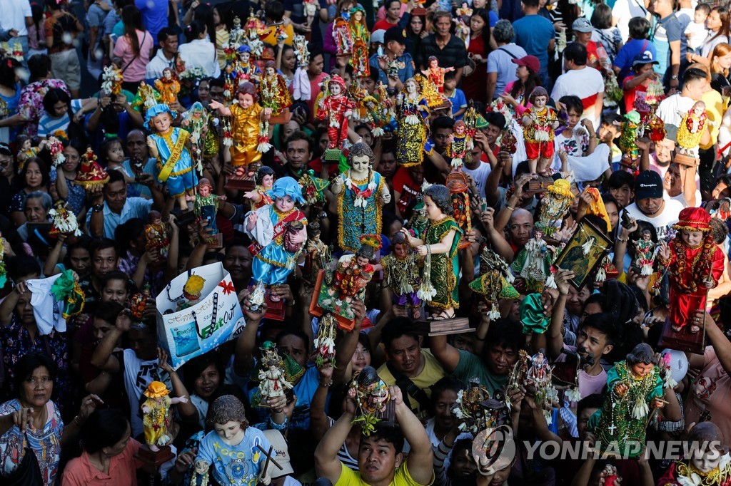 PHILIPPINES TRADITIONS SANTO NINO FESTIVAL