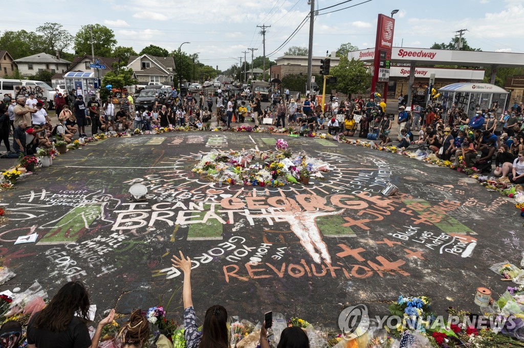 US-GEORGE-FLOYD'S-BROTHER-HOLDS-PRAYER-VIGIL-AT-MEMORIAL-SITE