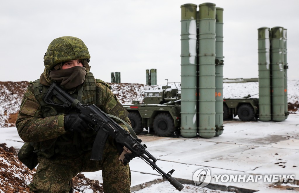 우크라이나 크림반도에 배치된 러시아 S-400 지대공 미사일시스템