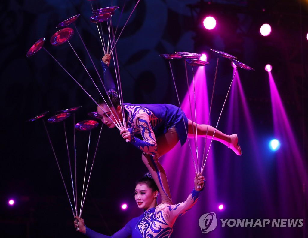 MONACO-MONTE-CARLO INTERNATIONAL CIRCUS FESTIVAL-CHINESE ACROBATS