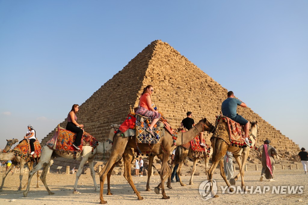 EGYPT-GIZA PYRAMIDS-TOURISM-RECOVERY