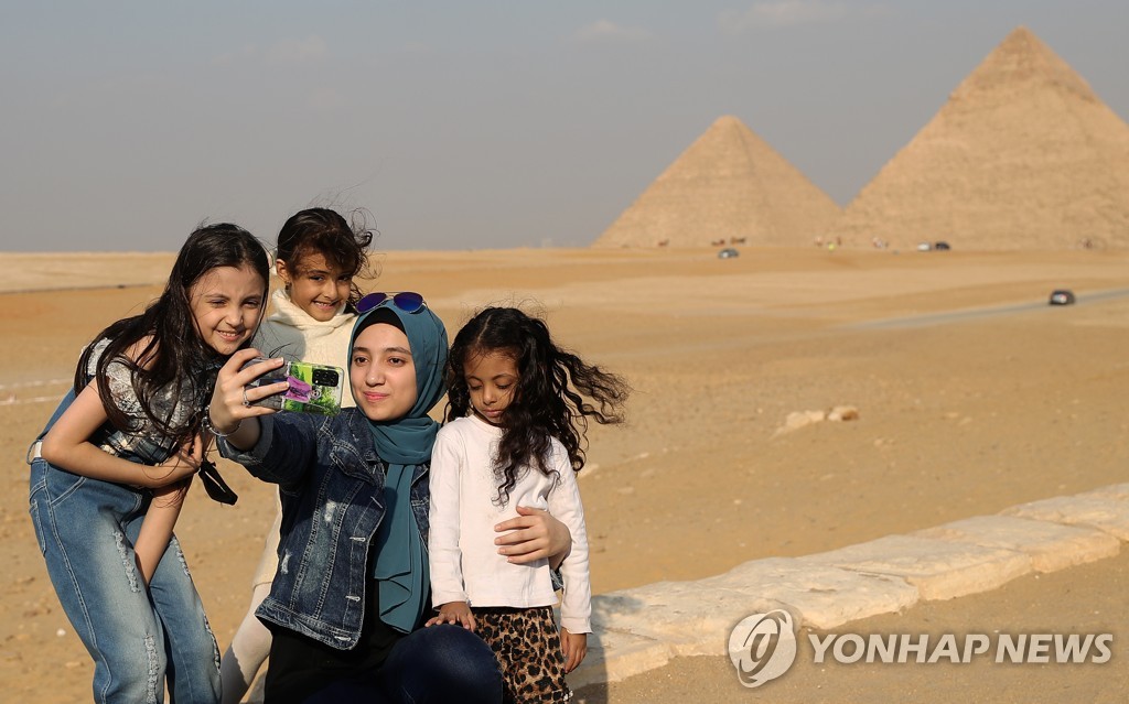 EGYPT-GIZA PYRAMIDS-TOURISM-RECOVERY