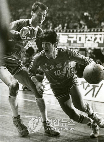 1988년 농구대잔치 결승전 당시 김현준(10번).