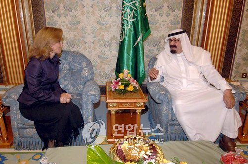 2007년 압둘라 사우디 왕(오른쪽) 만나는 타운센드