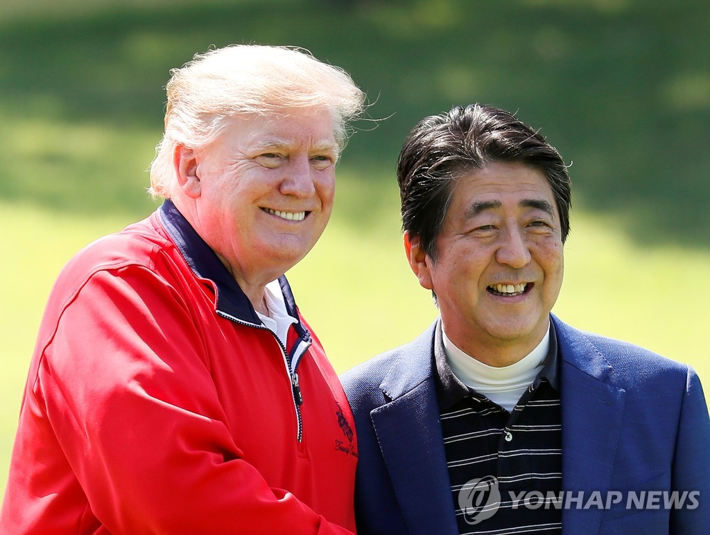 트럼프-아베, 일본서 5번째 골프 라운딩…브로맨스 과시