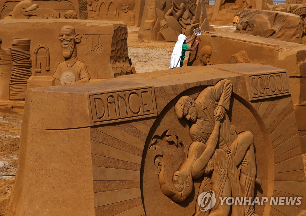 BELGIUM-ART/SAND SCULPTURES
