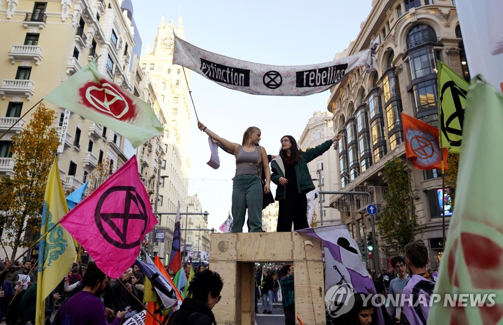 CLIMATE-CHANGE/ACCORD-PROTEST