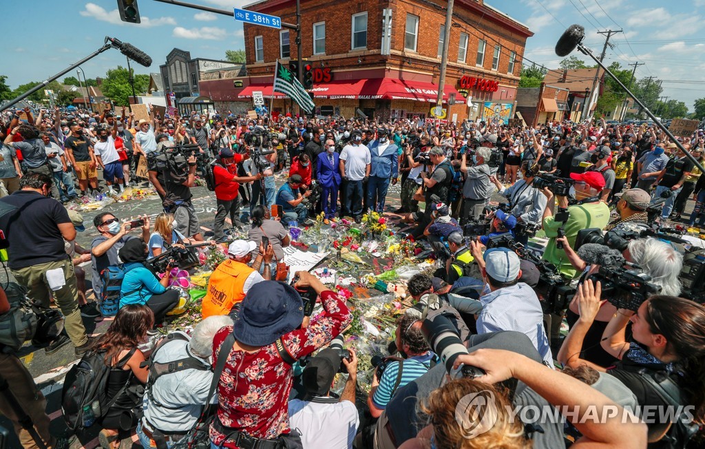 MINNEAPOLIS-POLICE/