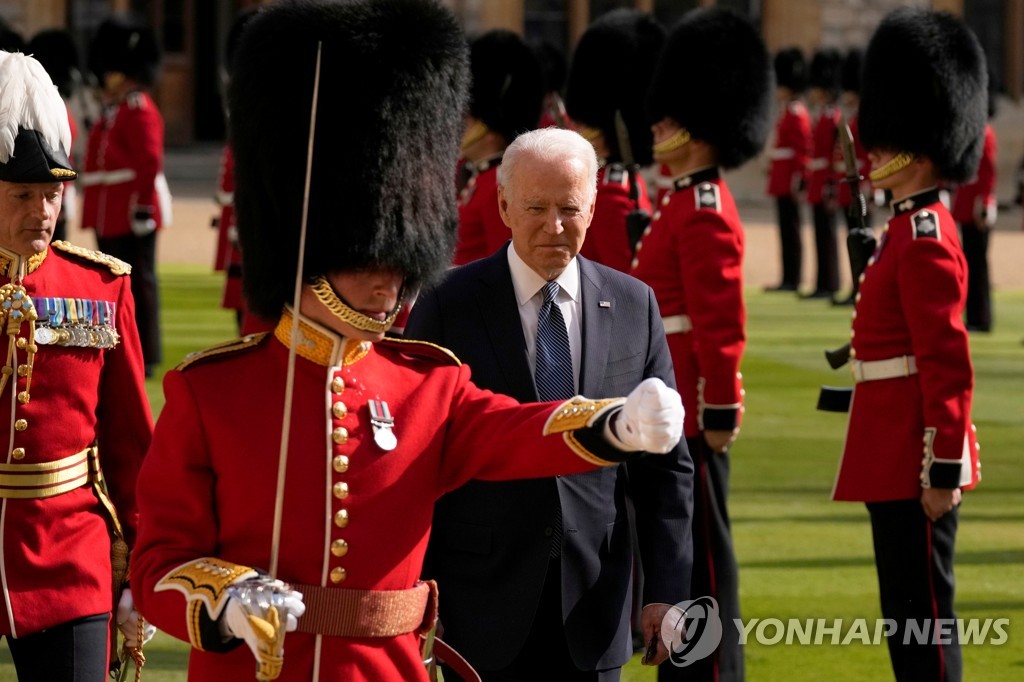 G7-SUMMIT/ROYALS