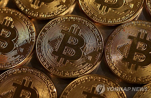 비트코인 반감기 완료…가격 변동폭 일단 "안정적 유지"