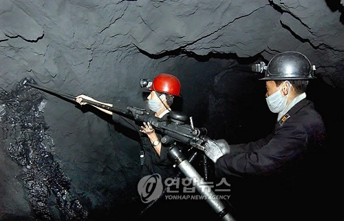 KN. 석탄캐는 북한 노동자들