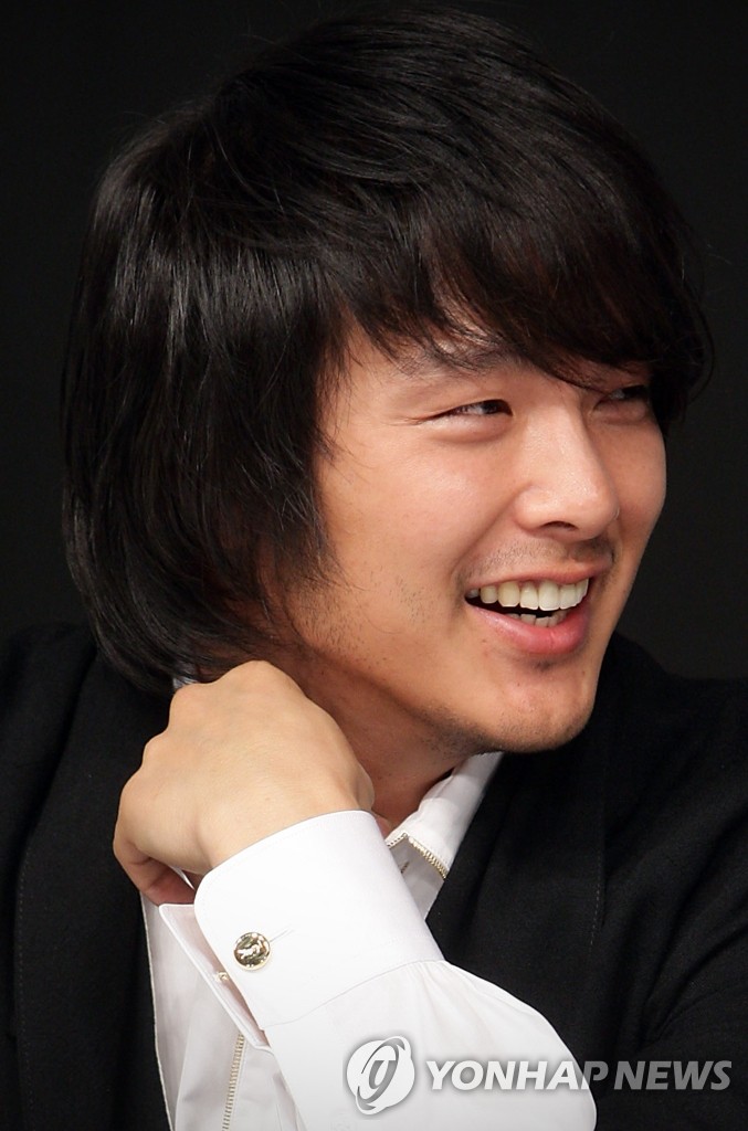 한류스타 박용하 자택서 목매 자살(종합2보) - 1