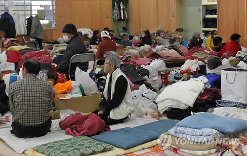 일본 피난민들 "지진 후 어느새 한달이예요"