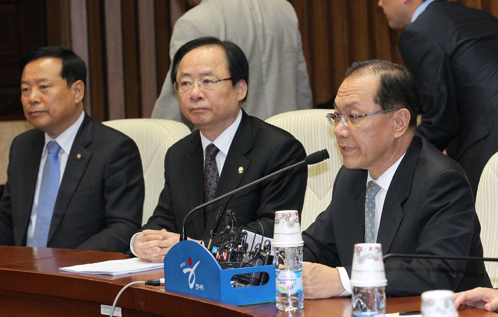 황우여 "저축은행 국정조사도"