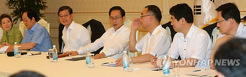 국정 현안점검회의 주재하는 李대통령